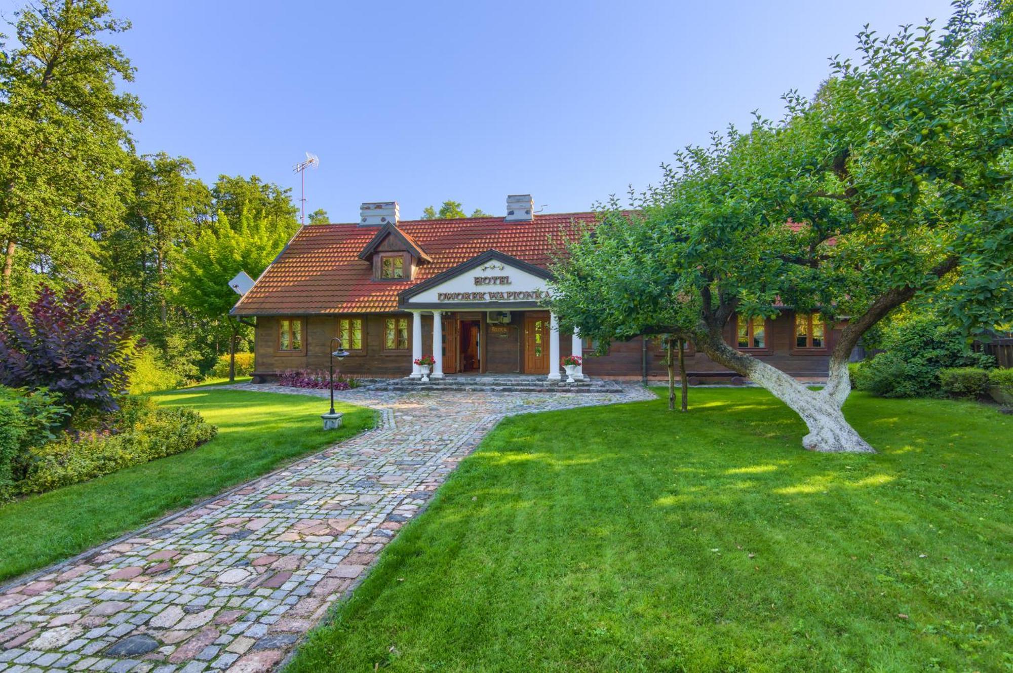 Hotel Dworek Wapionka Górzno Exterior foto