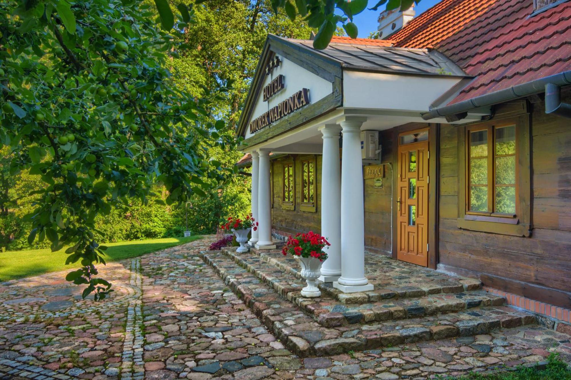 Hotel Dworek Wapionka Górzno Exterior foto